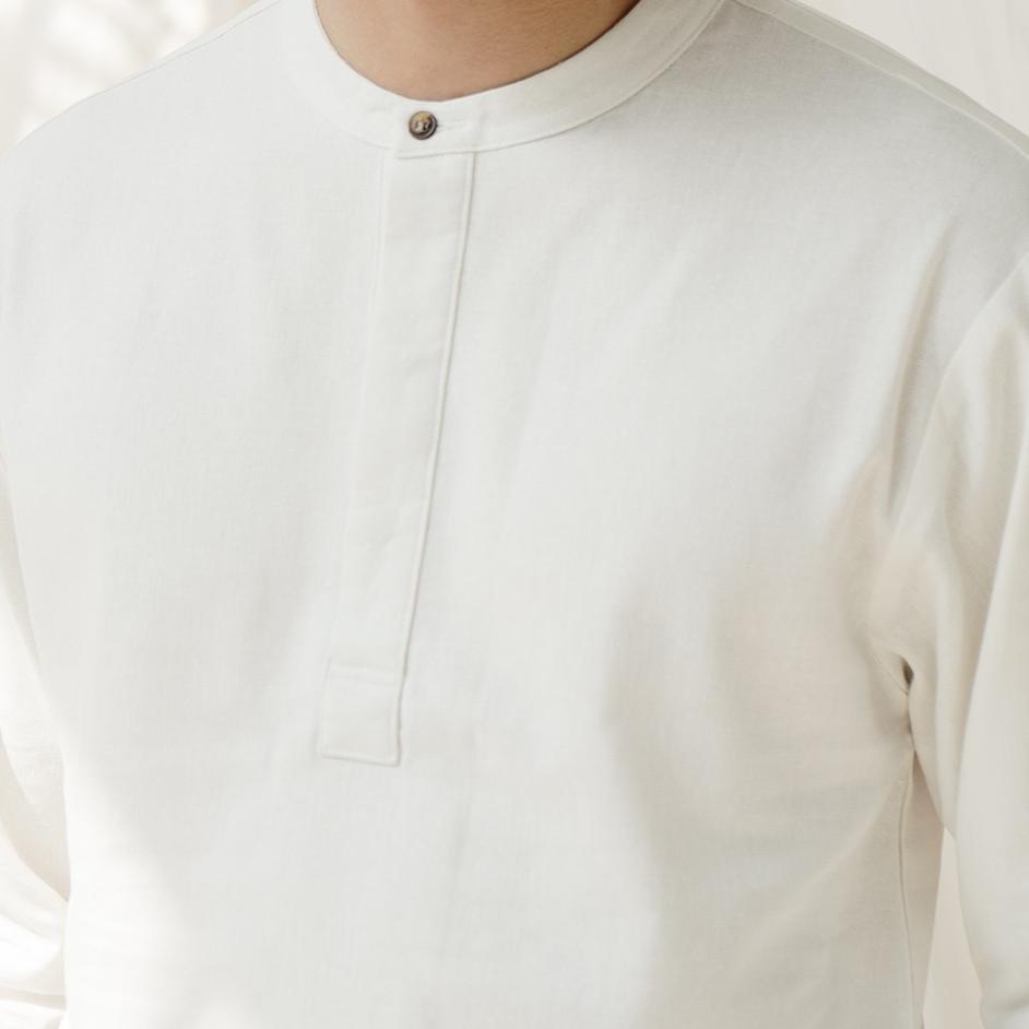 Sale--Hajj BW by KAUM ADAM - Kemeja koko modern bahan premium lengan panjang warna broken white