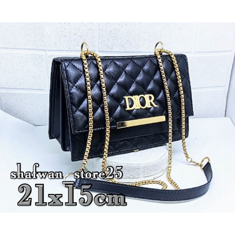 Tas Selempang wanita Kekinian//Tas Wanita Rantai ulir// Black Motif Behel//Fashion Wanita//Fashion Kekinian//tasselempang #slingbag  #taspinggang#slingbag #taswanitagaya