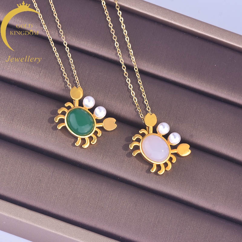 Goldkingdom Perhiasan Fashion Emas Asli Kadar 375 Bangkok Aksesoris Ready Stock Pengerjaan Warisan Kepiting Kecil Giok Putih Kalung Hijau Kalsedon Kepiting Liontin Mutiara Berlapis Emas