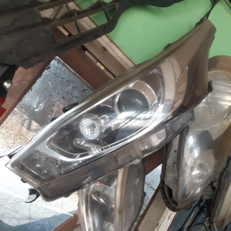 headlamp LH yaris lele
