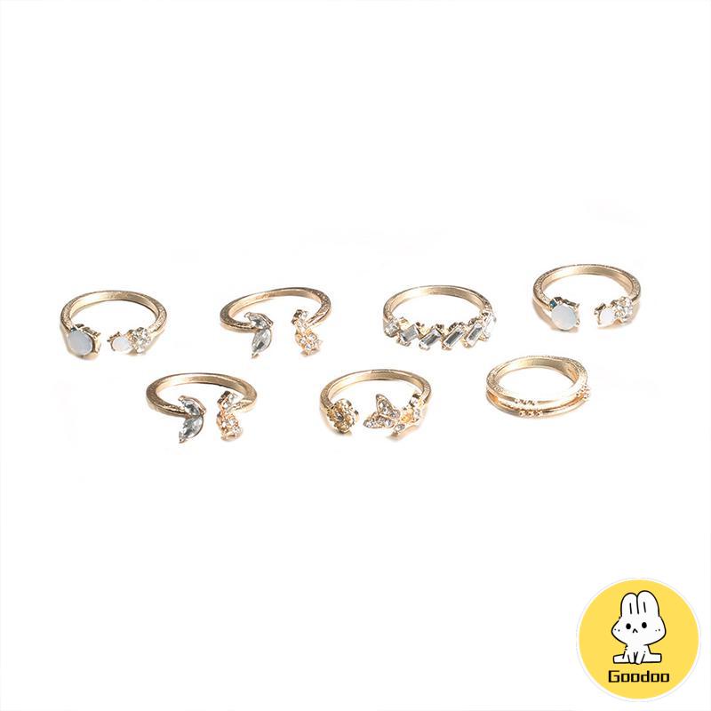 7 Set Cincin titanium Bentuk Kupu-Kupu Bintang Bulan Warna Emas Gaya Retro Bohemian -Doo