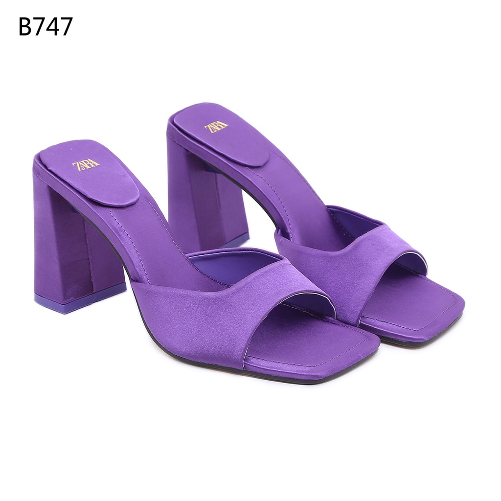 ZR Heels B747