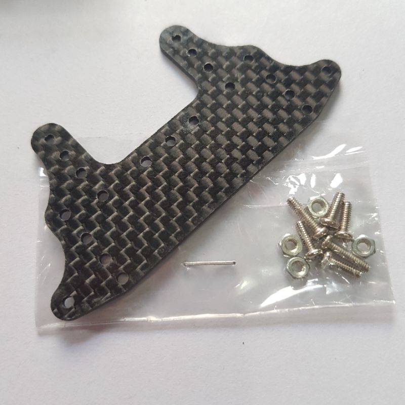 REP TAMIYA CARBON REAR BRAKE STAY  1,5MM POLOS