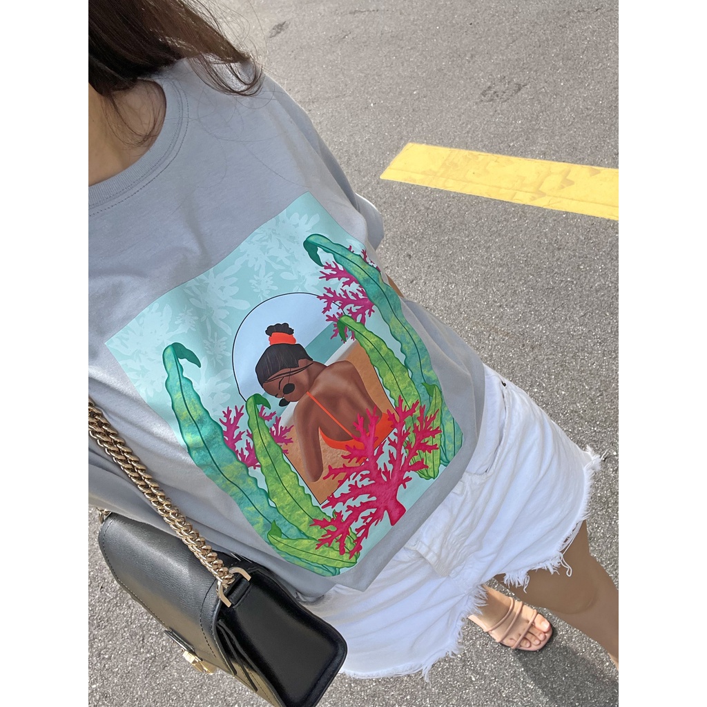 Graphic T shirt Beach Girl / Kaos Graphic