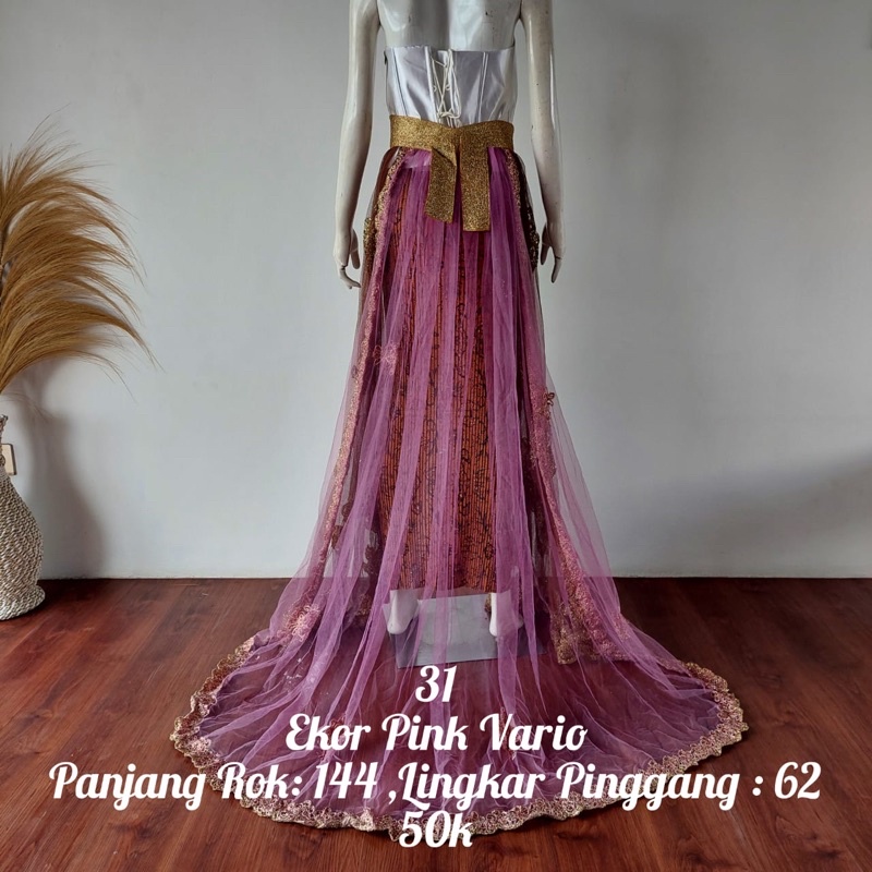 ekor kebaya pink