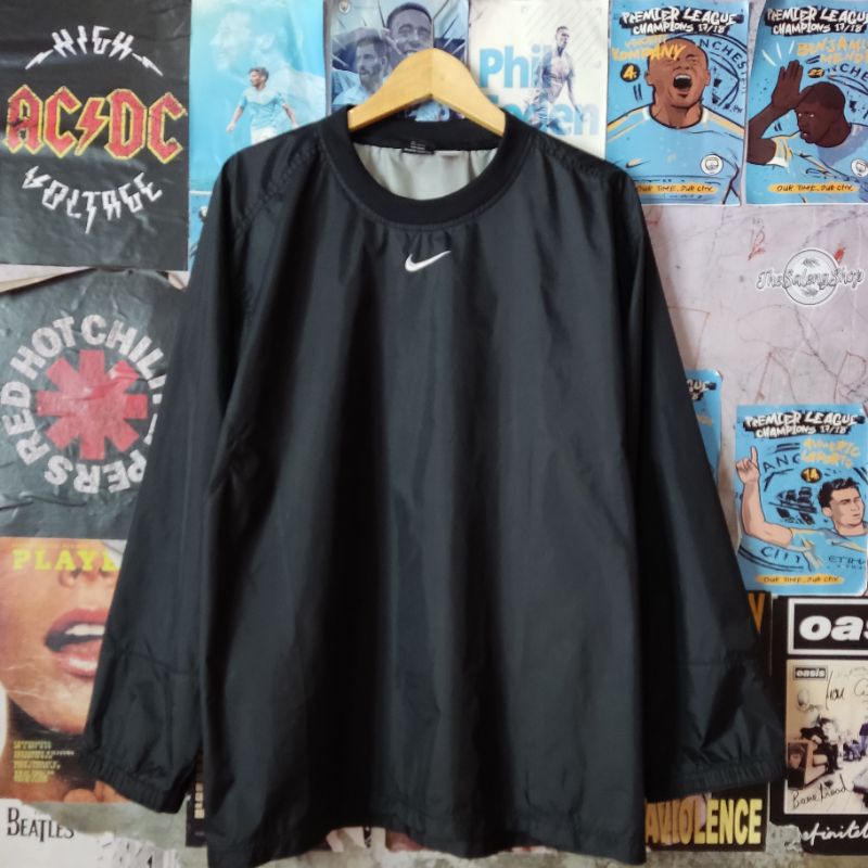 windbreaker nike center