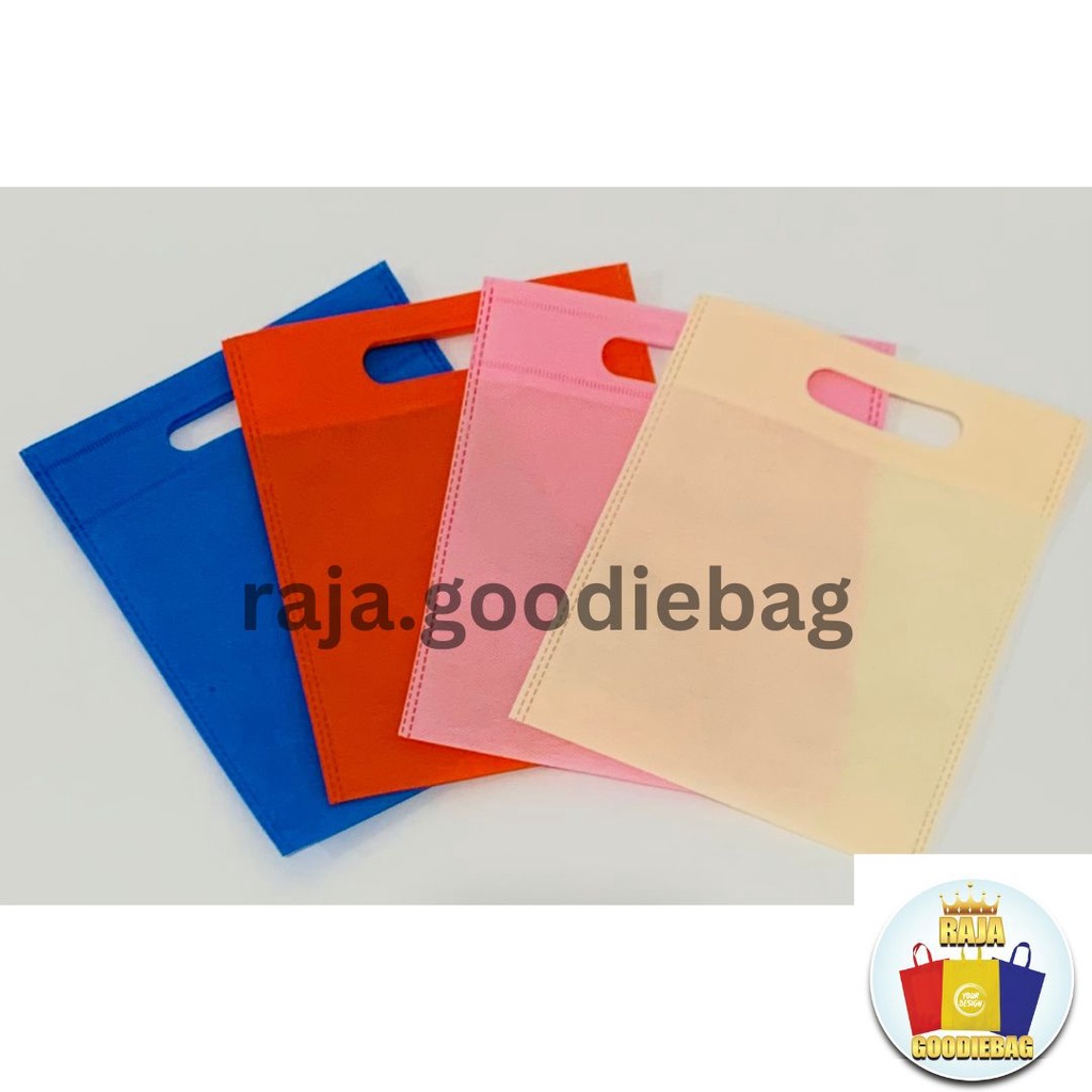 

Tas Spunbond goodie bag Souvenir Oval S(20x25) tipis