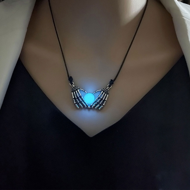 Kalung Choker Rantai Tali Liontin Hati Tengkorak Telapak Tangan Halloween Bercahaya Untuk Wanita