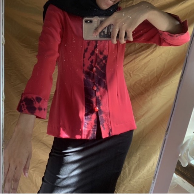 atasan sasirangan wanita warna merah