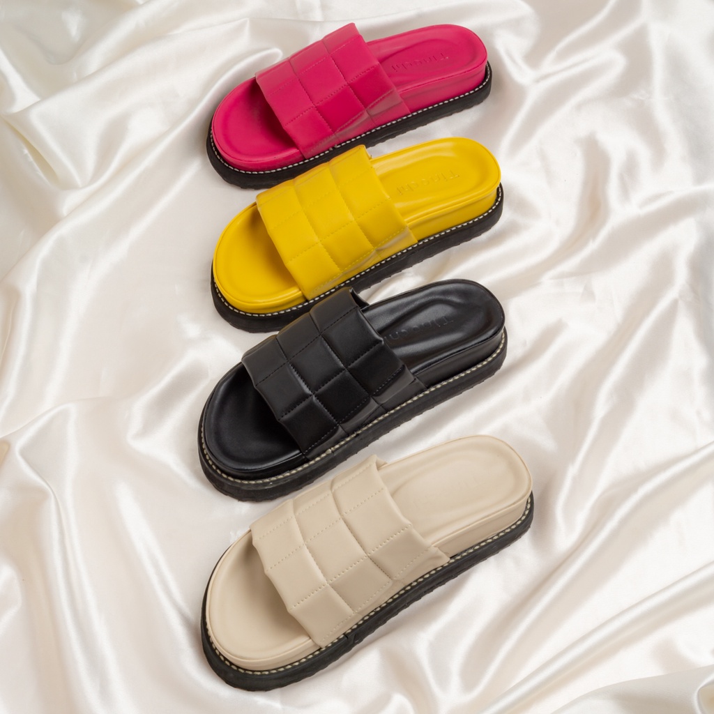 Sandal Flat Wanita / Sandal Gayung / Sandal Cewe Kue / Sendal Santai / Slip On Wanita TINOCHI SALLY