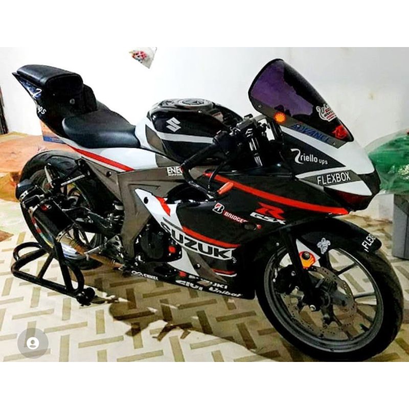 DECAL SUZUKI GSX R150 hitam custom