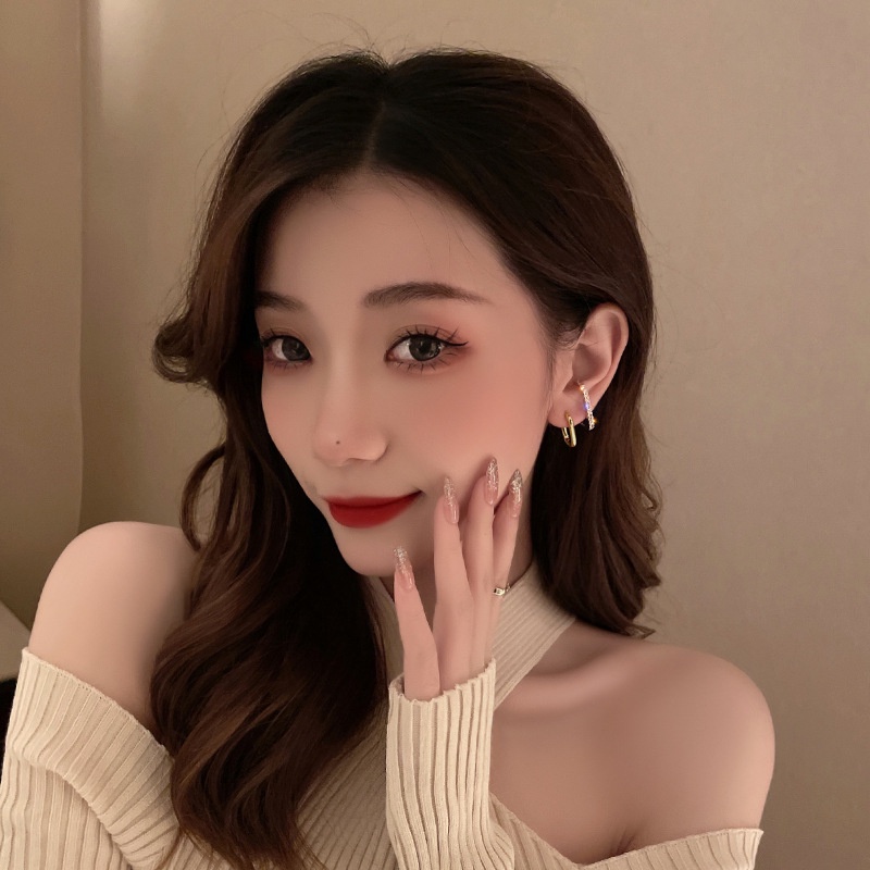 Korea INS Gaya Geometris Memutar Anting Kepribadian Sederhana Vintage Fashion Pesta Perhiasan Wanita Logam Berlian Imitasi Anting 1pasang Cahaya Mewah