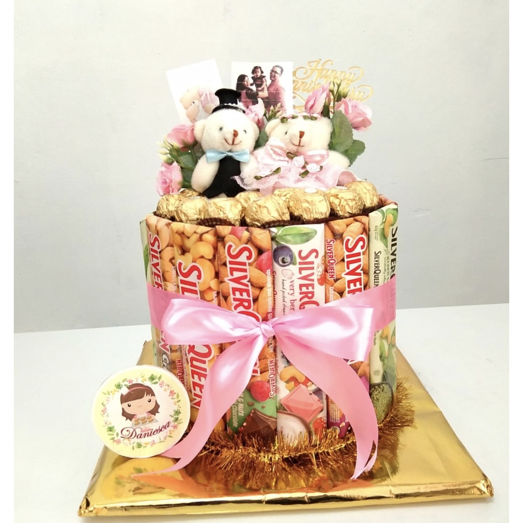 .anniversary gift choco cake silverqueen ferrero rocher snack tower cake hadiah pacar ( ds bgr )