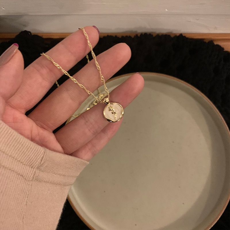 Kalung Liontin Bunga Mutiara Imitasi Bahan Alloy Gaya Korea Untuk Wanita