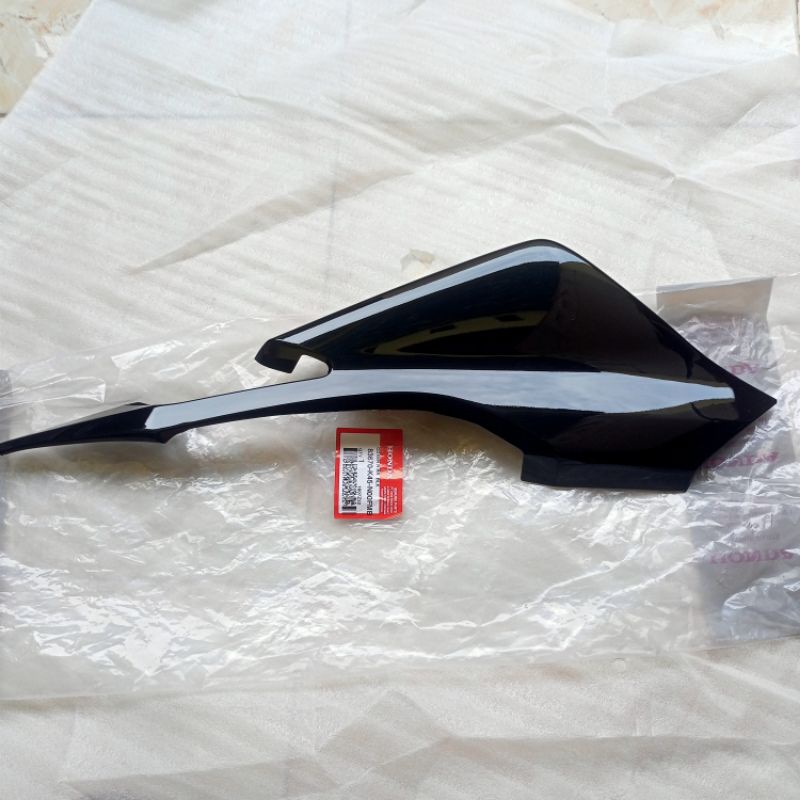 cover body belakang kempol belakang body samping kanan hitam cbr 150 K45A old lokal cbr150 K45 non l