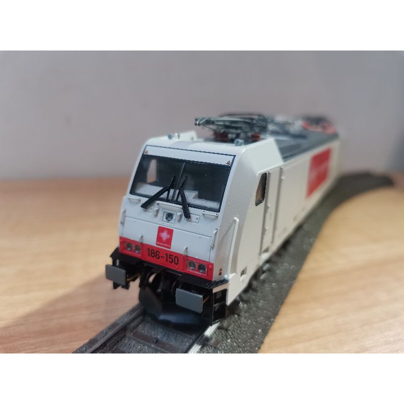 Kereta Api Brawa BR 186 digital for marklin track