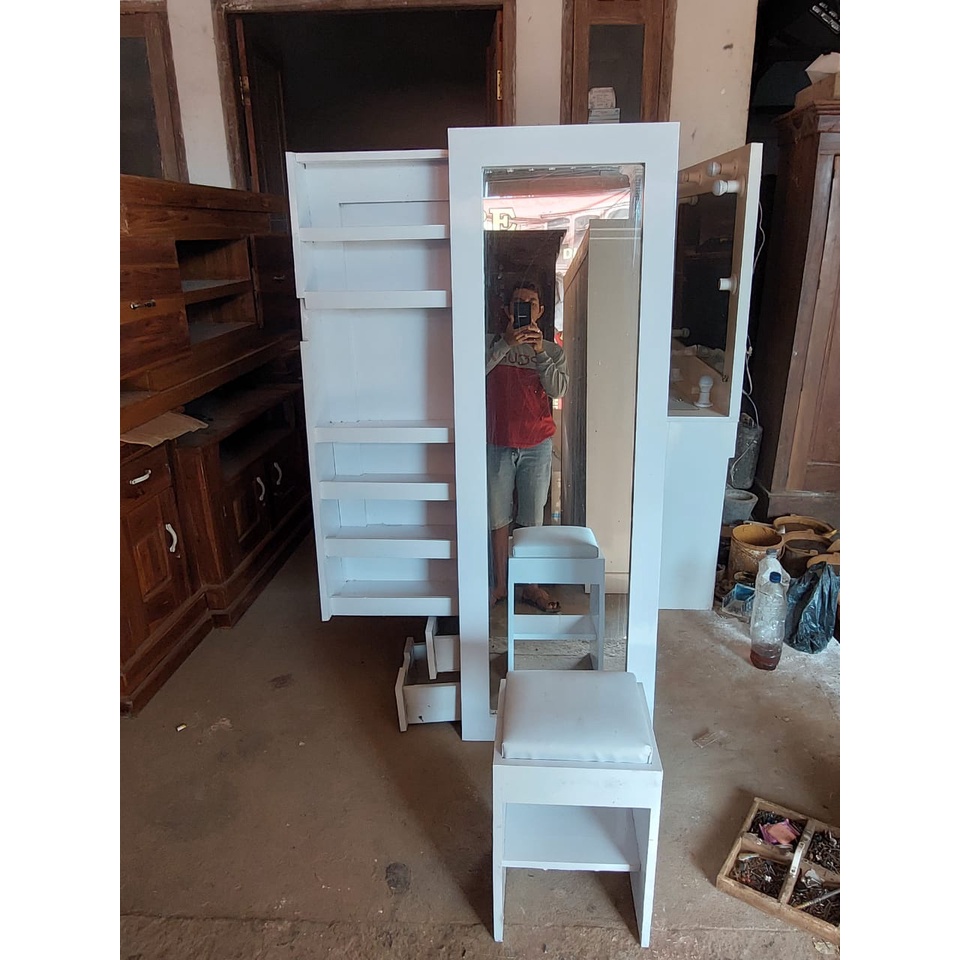 MEJA RIAS - MEJA RIAS KAYU JATI - MEJA RIAS MINIMALIS - MEJA RIAS LAMPU - TOLET MEJA RIAS - TOLET ME