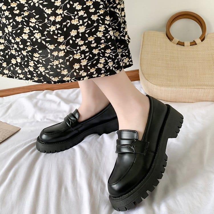 SEPATU WANITA LOAFERS ''YUKIE'' SEPATU KULIT PREMIUM POL 044