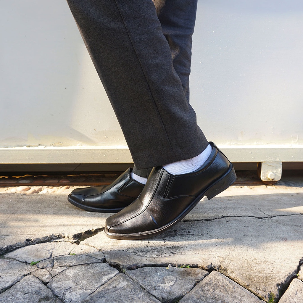 Sepatu Pantofel Pria MDT 05 Hitam Original CARLIT Sepatu Kerja Kantor Kegiatan Formal