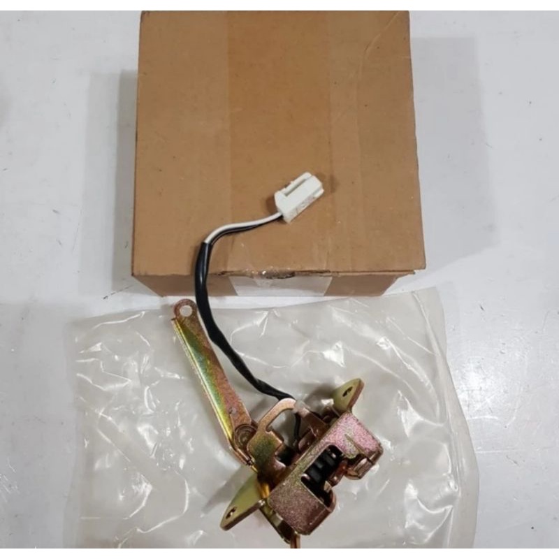 Door lock Bagasi / Door lock pintu Bagasi Belakang  Avanza / Xenia Lama / VVT-i