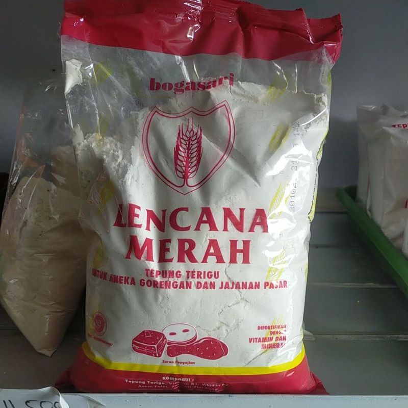 

tepung terigu Lencana Merah 1 kilo