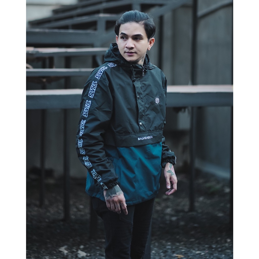 JAKET PRIA - JAKET PARASUT - JAKET CAGOULE HEDON COMPANY - JAKET CAGOULE SALVIO HEXIA - JAKET KANTONG - JAKET CAGOULE PRIA - JAKET PARASUT PRIA - JAKET MOTOR - JAKET GUNUNG - JAKET OUTDOOR - JACKET PRIA - JAKET COWOK - JAKET KEKINIAN - JAKET LAKI-LAKI-Hitam Petrol Plat