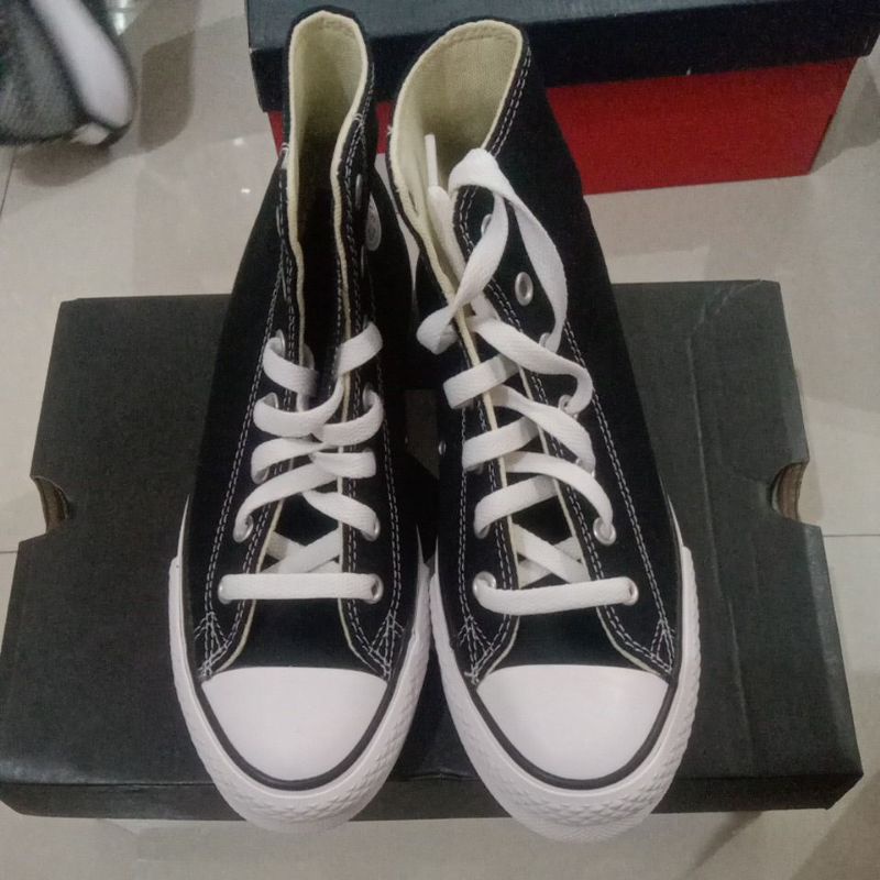 Sepatu Converse 272855C