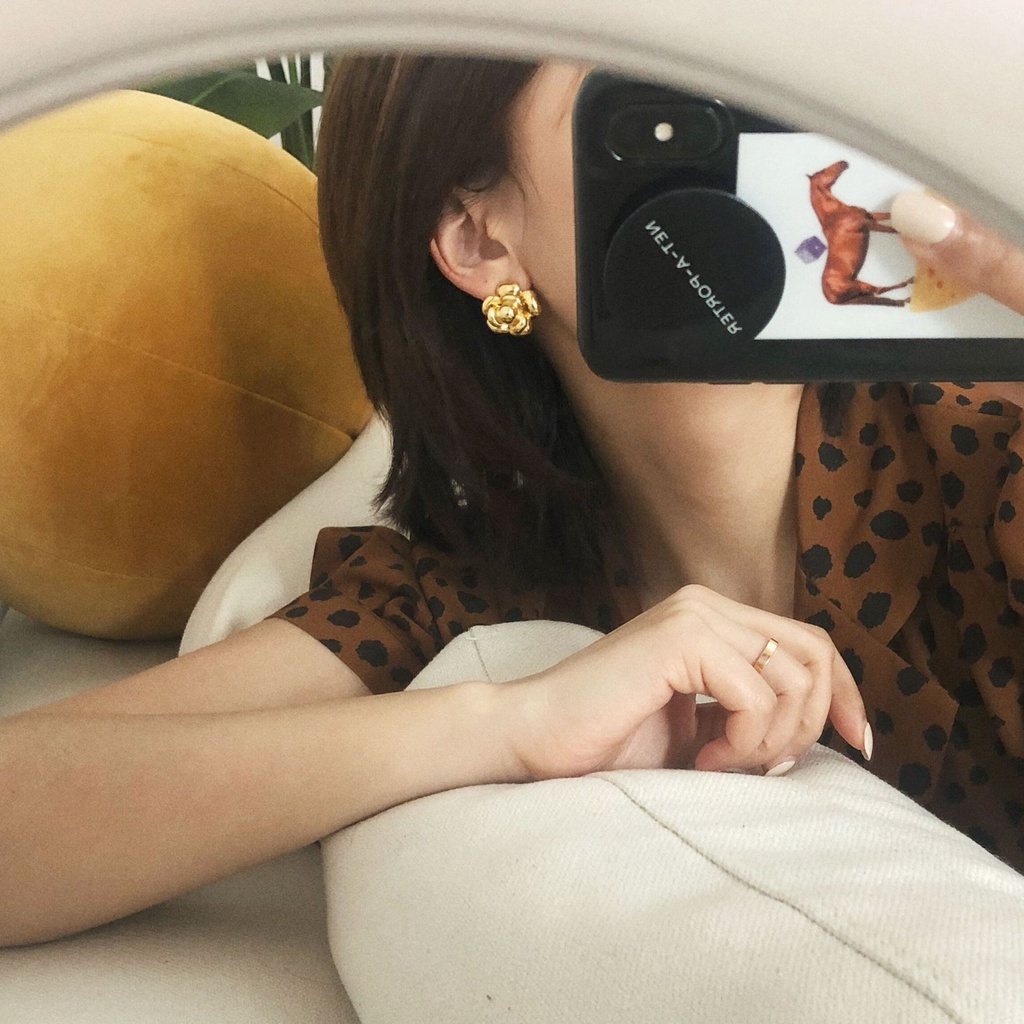 Anting Tusuk silver s925 Bentuk Bunga camellia Tiga Dimensi Gaya retro Klasik Perancis
