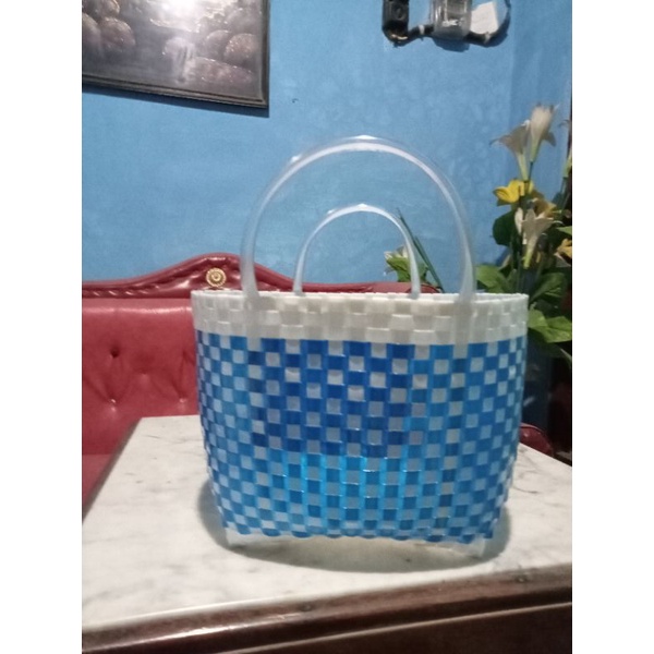 Tas anyaman plastik kaca