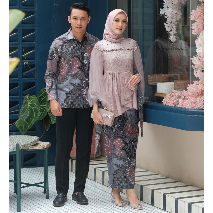 Vanila Couple Kebaya Couple Tunangan Modern Kebaya Moderen Terbaru Tile Kebaya Wisuda Kebaya Moderen