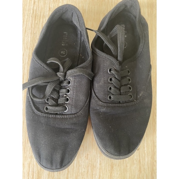 Preloved Sepatu Rubi HITAM ukuran 36