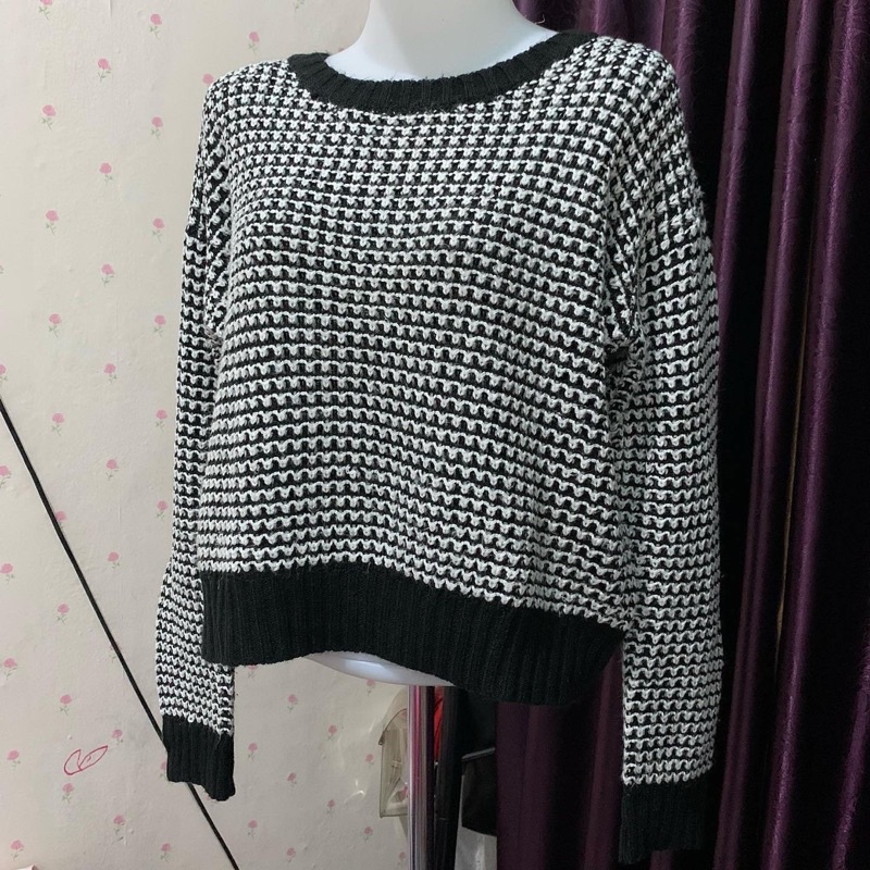 Preloved Knitweat Dig Deep