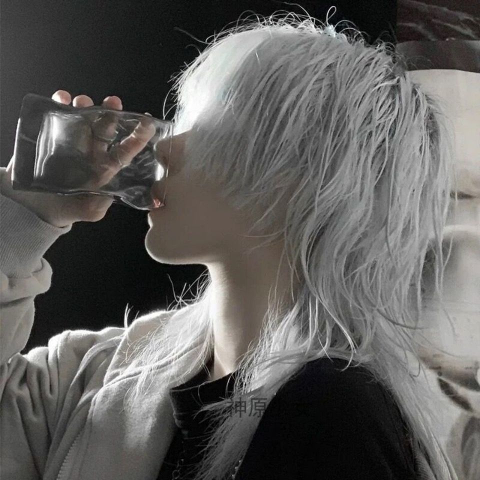 Wig Pria dan Wanita Serigala Ekor Nenek Abu-abu Mullet Kepala Wanita Wig Set Net Merah Versi Korea R