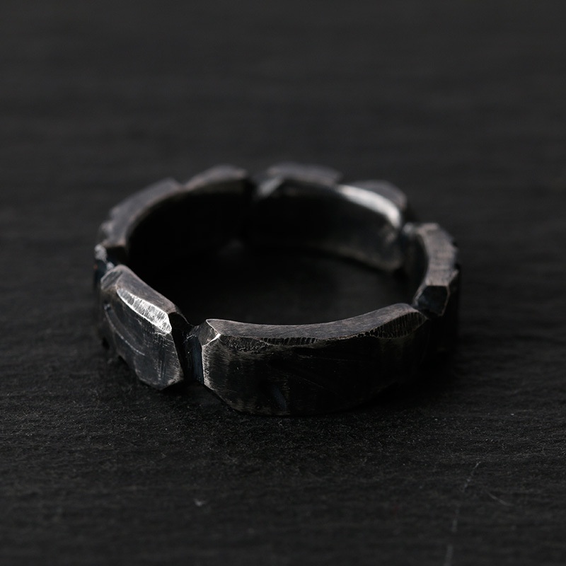 Cincin Model Terbuka Dapat Disesuaikan Desain Ukiran Warna Hitam Gaya vintage Untuk Pria