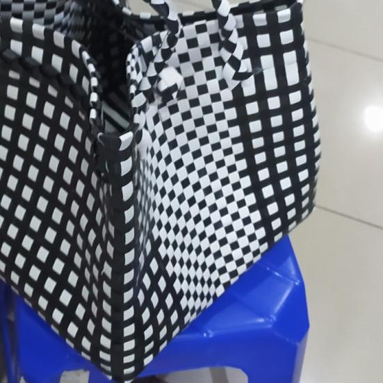 

tas anyaman buat nasi box 25 isi 1 pcs dan