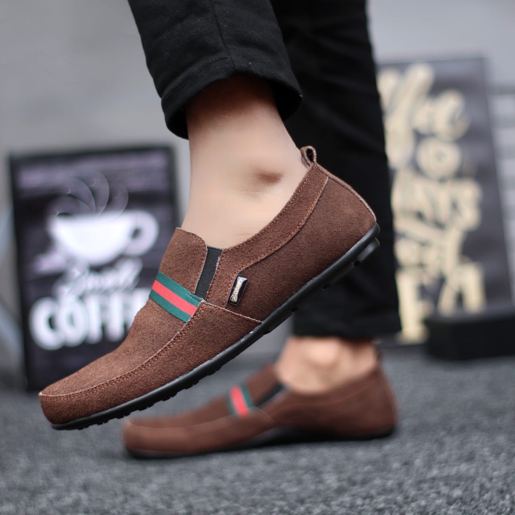 Sepatu Slip On Santai Casual Kulit Asli Kerja Hitam Pria Abrhm Yomi
