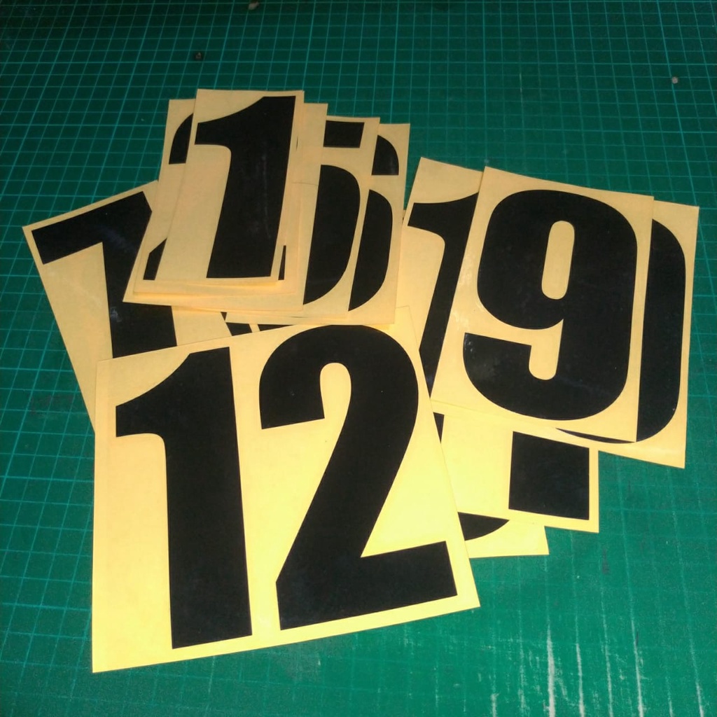 

STIKER CUTTING BENTUK ANGKA DAN HURUF UK TINGGI 18 CM BAHAN REVLEKTIVE