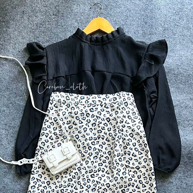 ONE SET PETTERN SKIRT FLORAL SKIRT (Cirebon Cloth)-Rok leo blus hitam