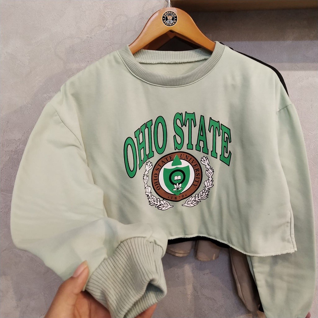 (PS) OHIO STATE Sweater Crope Ala Korea Crewneck Sweatshirt Croope Kpop Wanita Kekinian Oversize Fashion Outfit Ootd Korean Style Sweter Crewnek Switter Krop Cewe Krunek Perempuan Sweeter Crop Viral Remaja Korea Atasan Cewek Premium LD 110 PB 45 BB 45 65