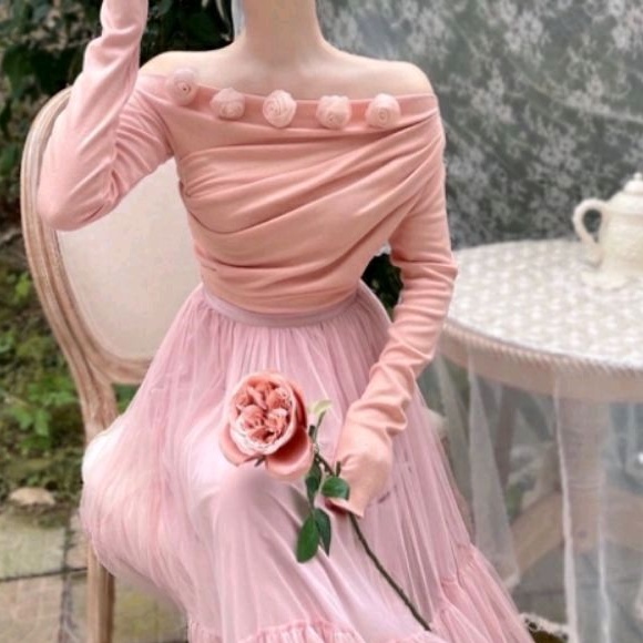 5921 Baju atasan blouse OFF SHOULDER kerah Sabrina motif bunga rose timbul hitam maroon polos ala Ko