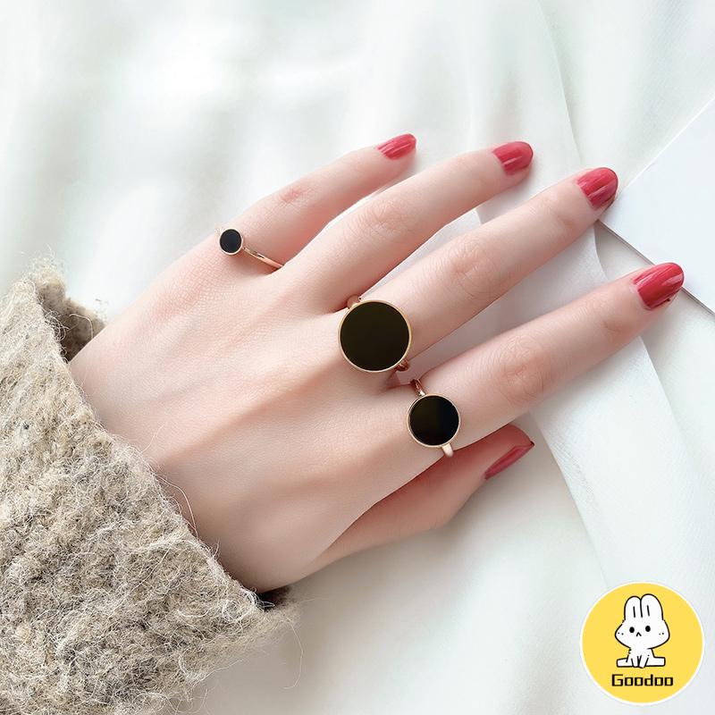 Cincin Titanium Premium Anti Karat Lapis Emas 18K Bentuk Bulat Cincin Wanita Bulat Hitam Anti Hitam -Doo