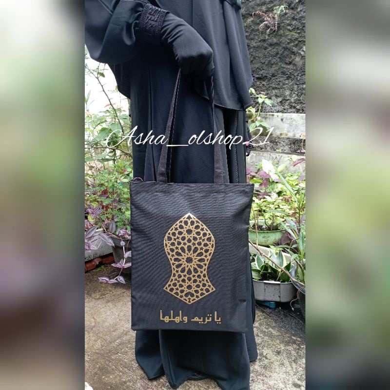 Totebag kanvas terompah gold Bonus Ganci