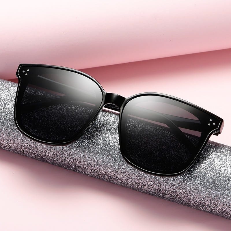 Korean Design Retro Mata Kucing Kacamata Hitam Wanita Sunglasses Tiga Titik Import