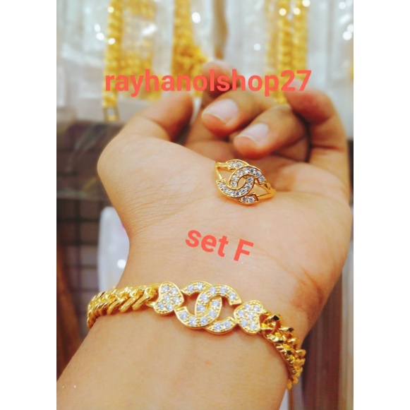 Perhiasan wanita titanium gold set Gelang tangan free cincin motif pilihan permata Cristal putih lapis emas 22 k