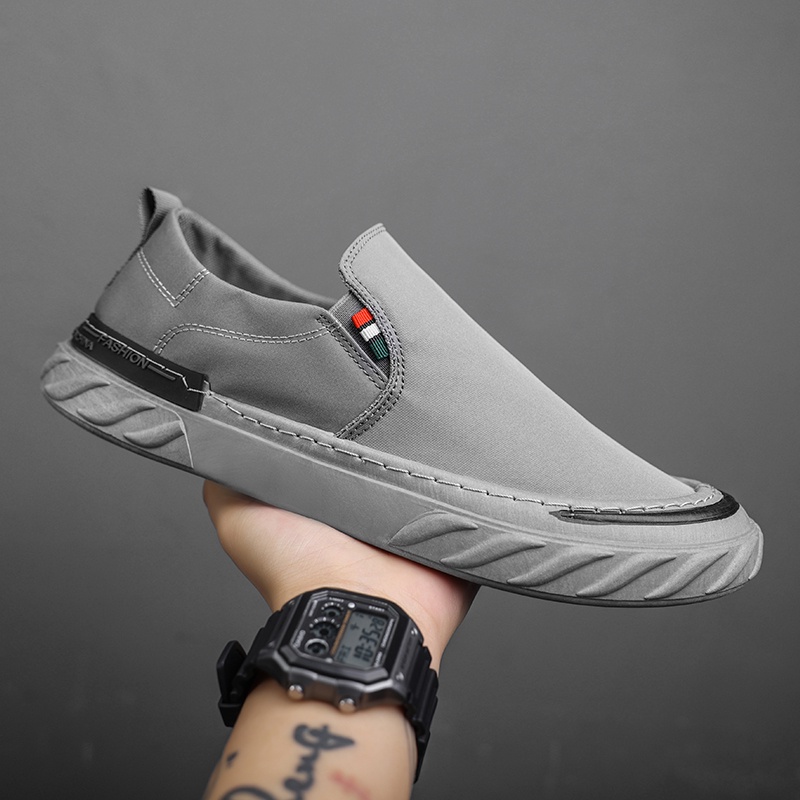 Mainland Sneakers Slip On Pria Fashion Casual Sepatu Kets Kuliah Kerja MC119