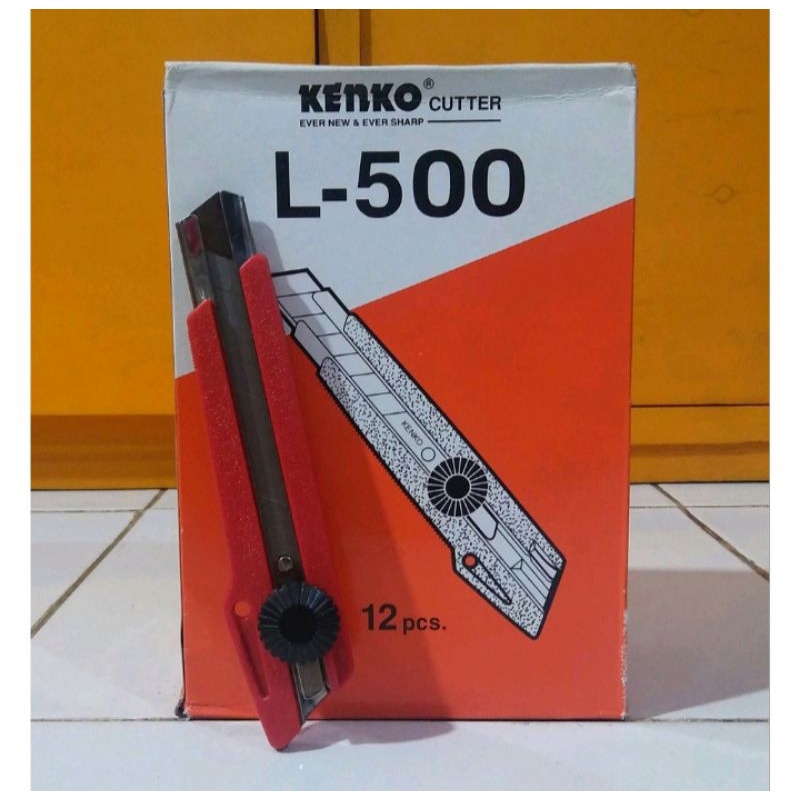 

cutter joyko L500, cutter besar harga 1 lusin (isi 12)