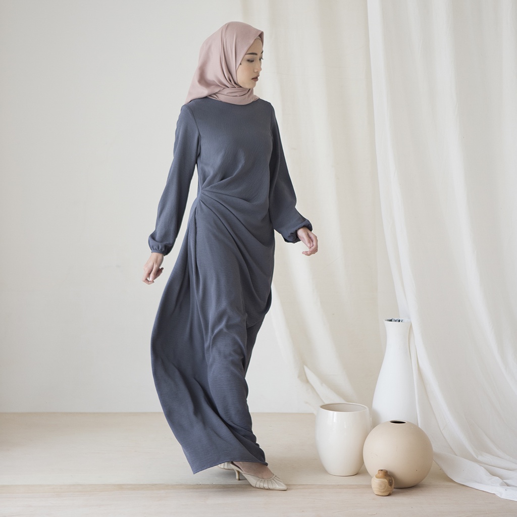 Aska Label - Praya - Gamis dengan drape bagian depan samping warna ungu dusty, dusty pink, coklat, biru indigo