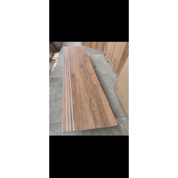 granit tangga 30x100