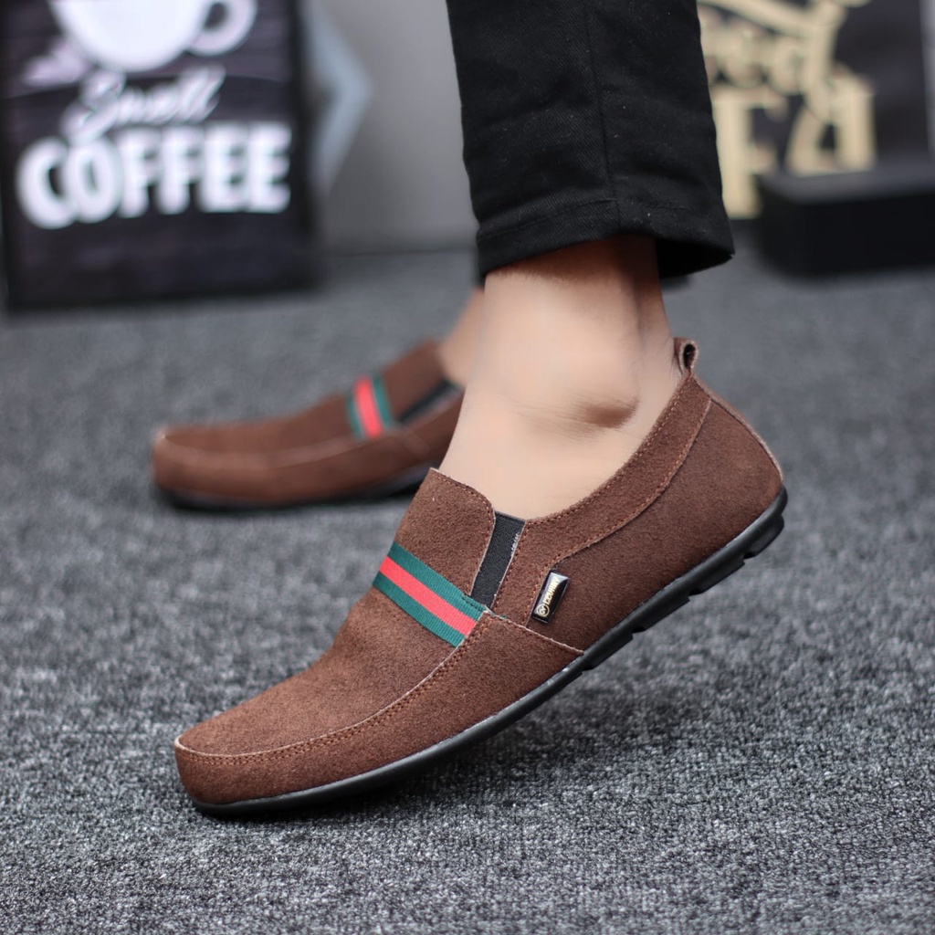 Sepatu Slip On Santai Casual Kulit Asli Kerja Hitam Pria Abrhm Yomi