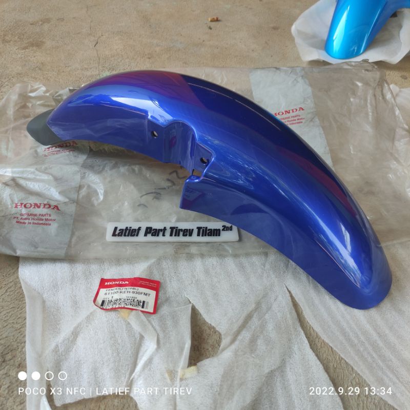 Spakbor depan megapro hiu biru metalic original AHM